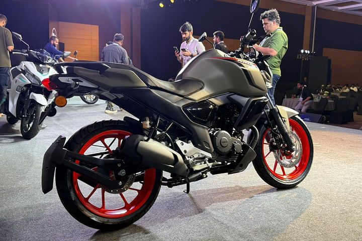 Yamaha FZ Rave Right Rear Three Quarter