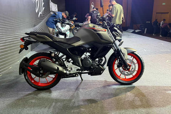 Yamaha FZ Rave Right Side View