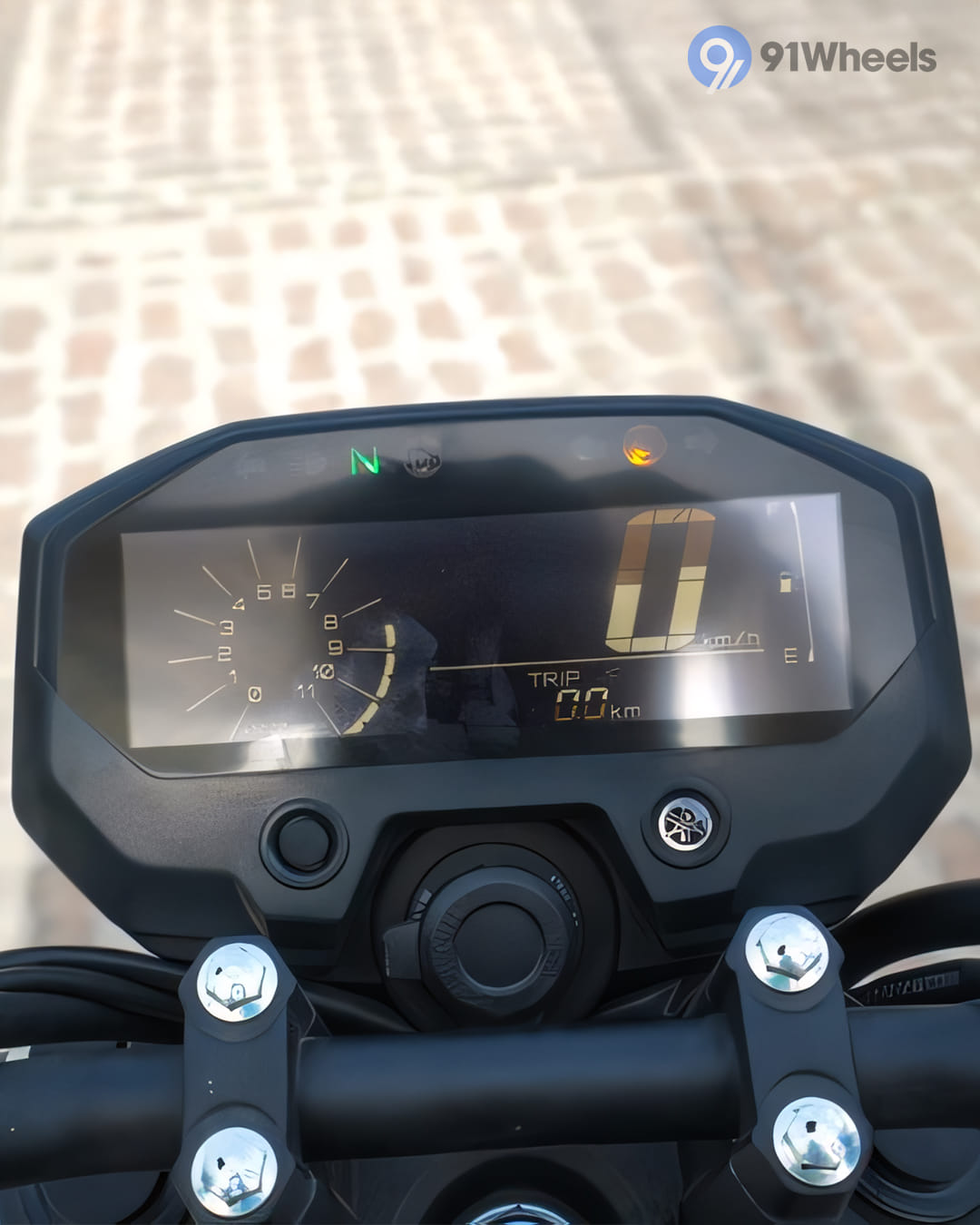 Handlebar & Console Area - 1