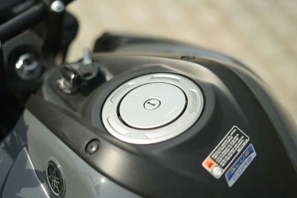 Yamaha FZS FI V4 Fuel Tank