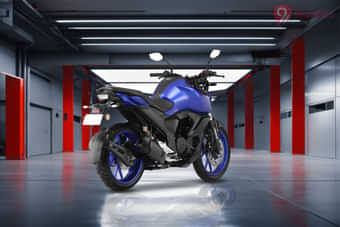 Yamaha FZS FI V4 Right Rear Three Quarter