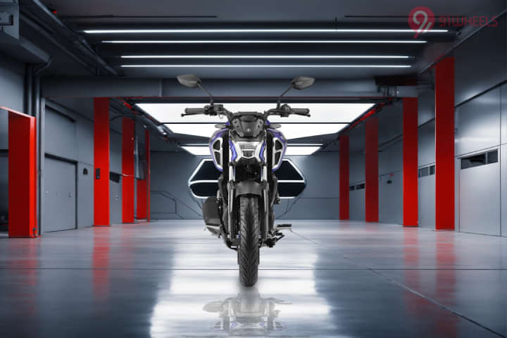 Yamaha FZS FI V4 Front View