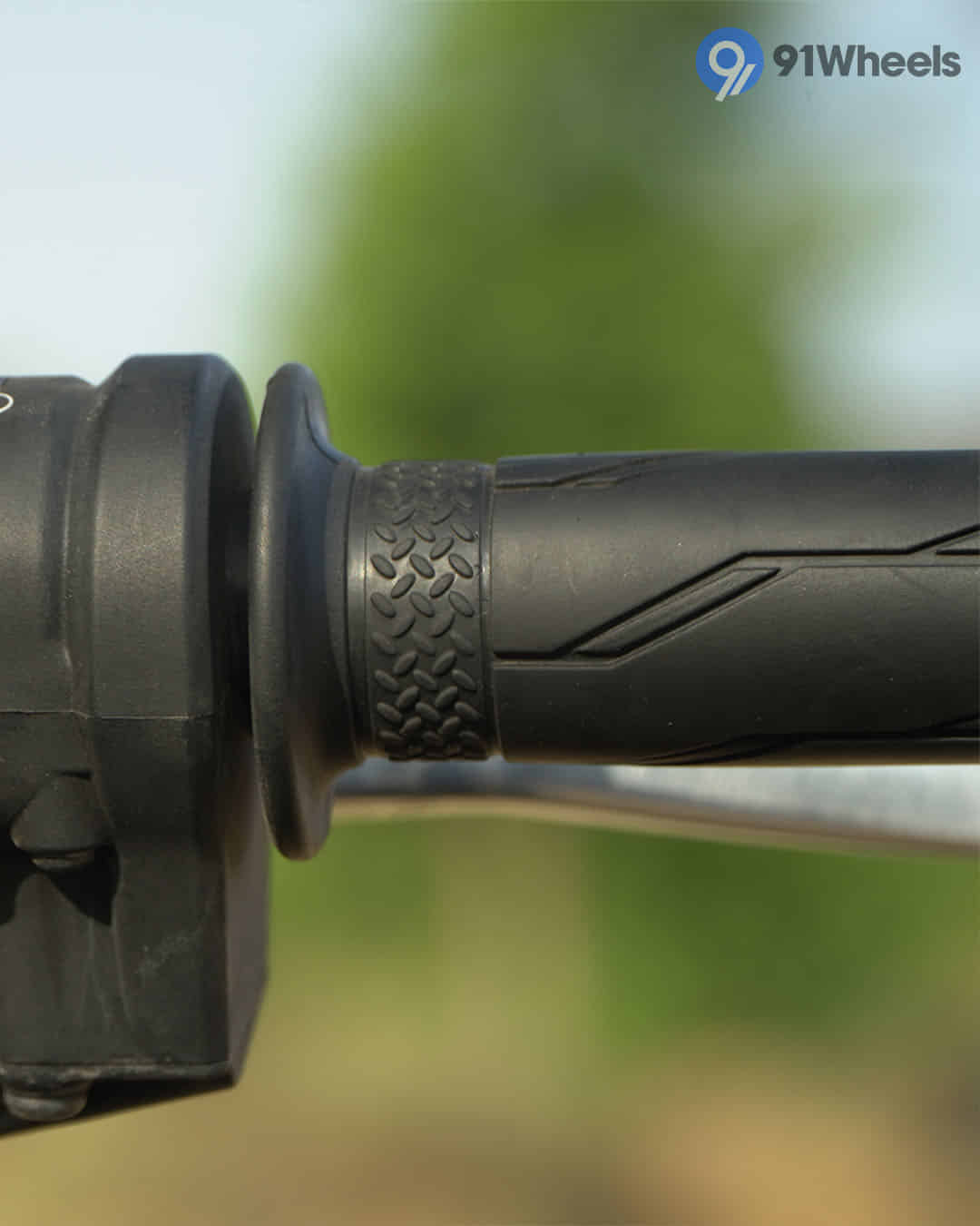 Right Side Handelbar Throttle Grip