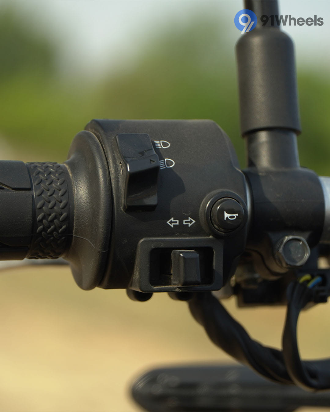 Handlebar & Console Area - 8