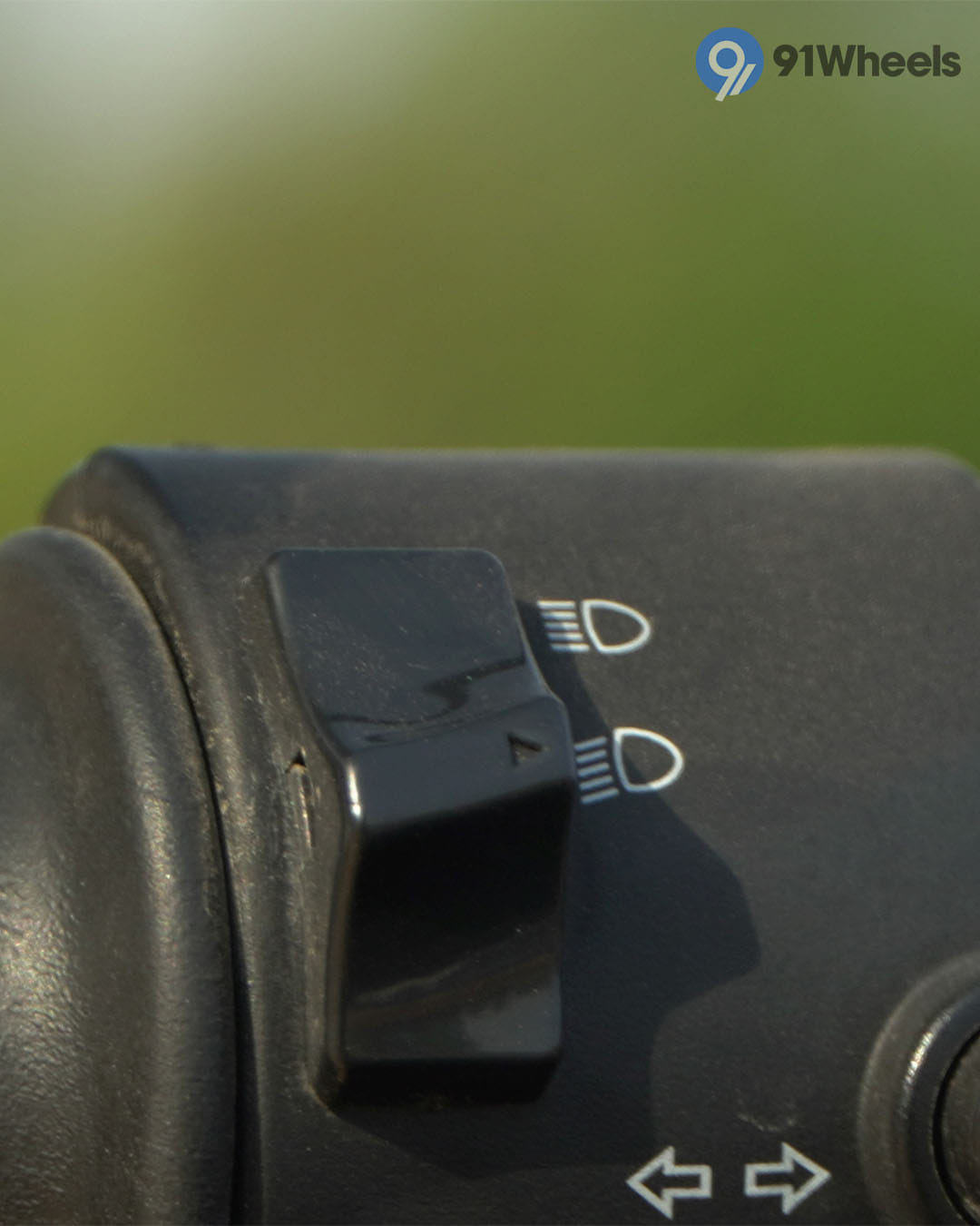 Handlebar & Console Area - 1