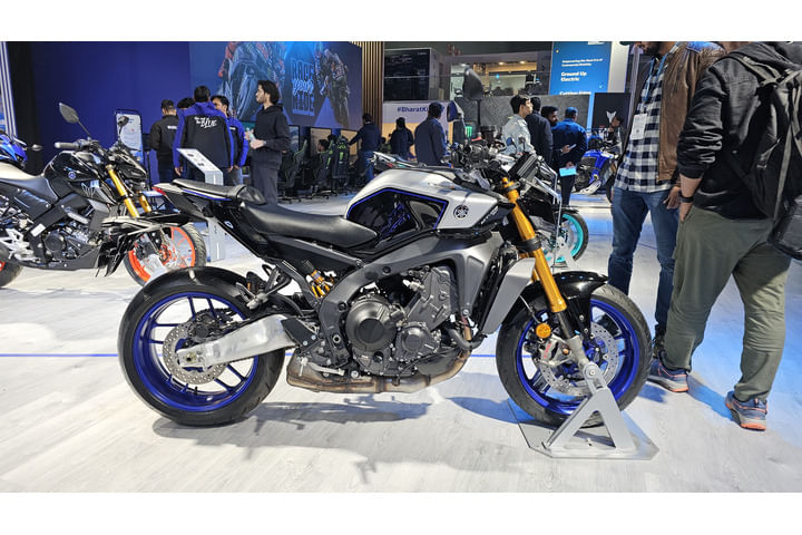 Yamaha MT 09 Right Side View