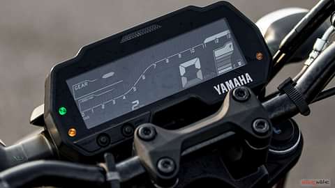 Yamaha MT-15 BS6 Metallic Black Insutrument Cluster Image