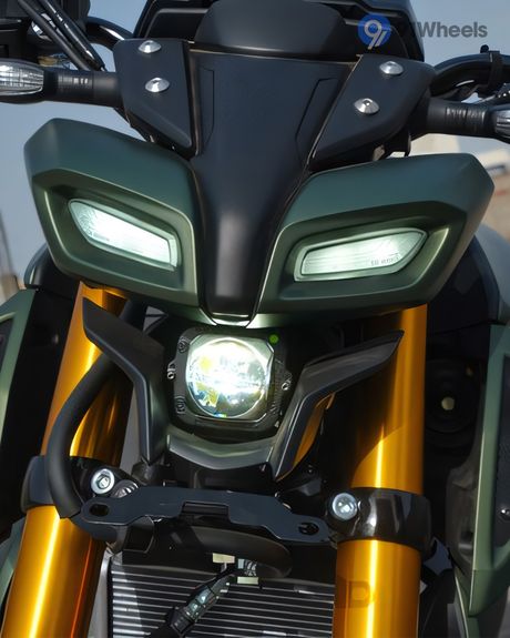 MT 15 V2 Head Light