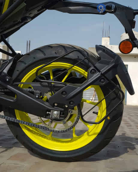 MT 15 V2 Saree Guard