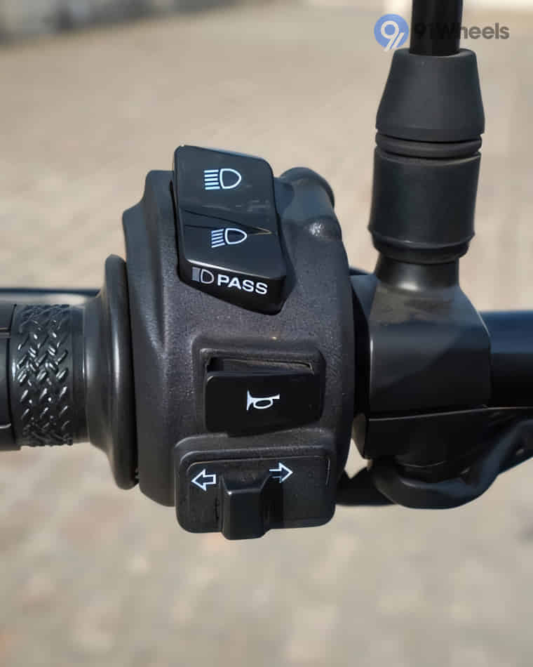 Handlebar & Console Area - 11 Handlebar & Console Area - 11