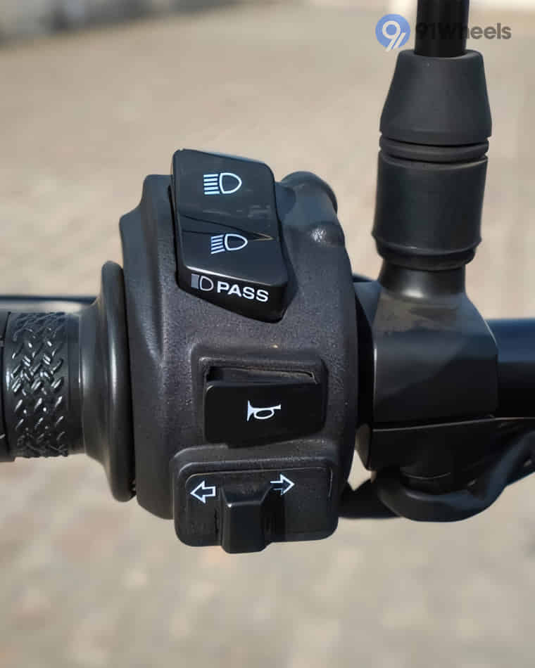 Handlebar & Console Area - 2 Handlebar & Console Area - 2