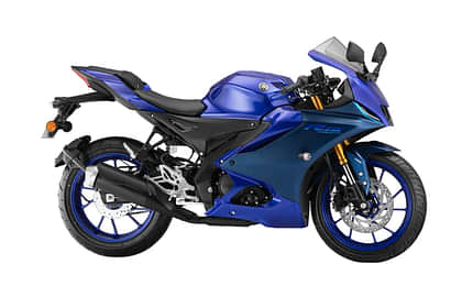 Yamaha R15 M MotoGP Edition Right Side View