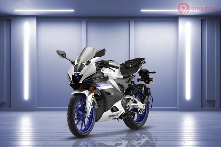 Yamaha R15 M Left Front Three Quarter
