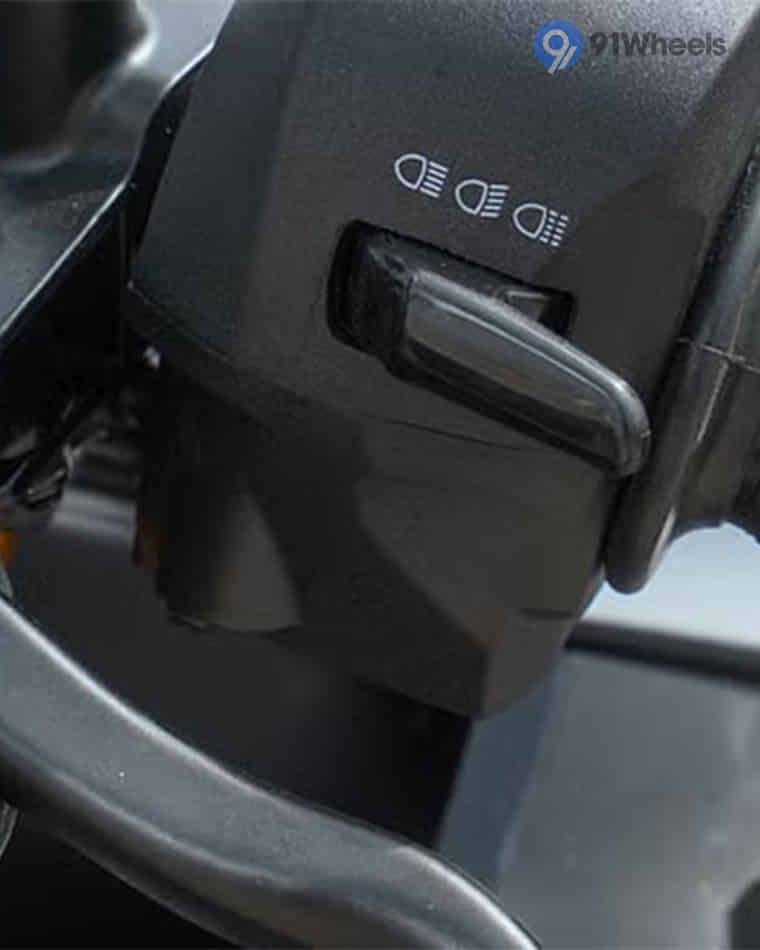 Handlebar & Console Area - 10