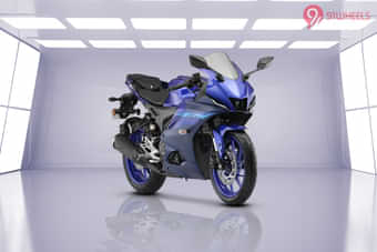 Yamaha R15 V4 Right Front Three Quarter Yamaha R15 V4 Right Front Three Quarter