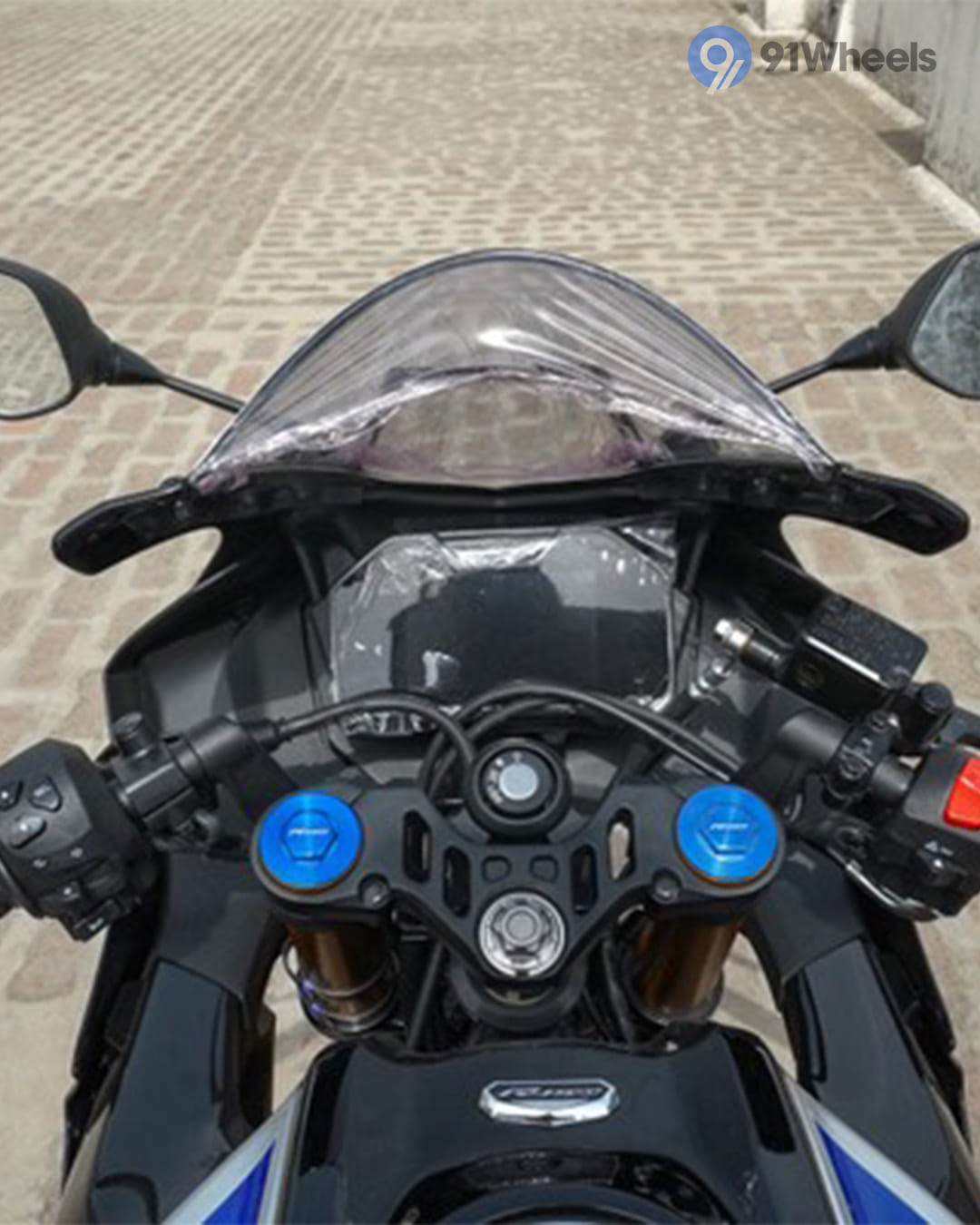 Yamaha R15 V4 image