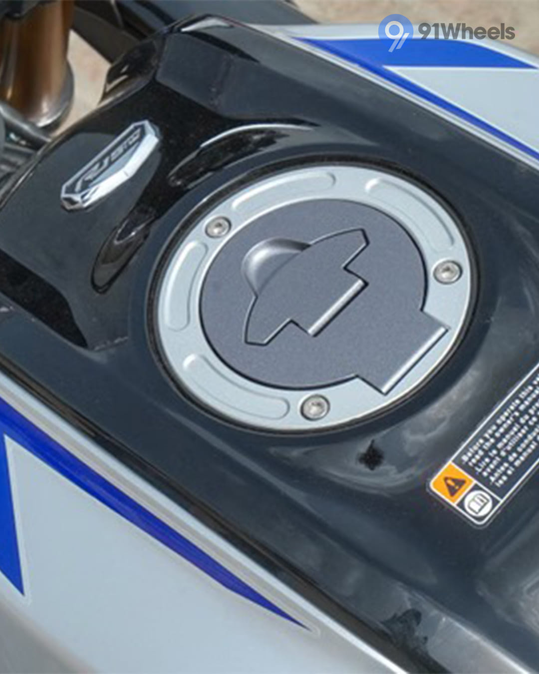 Yamaha R15 V4 image