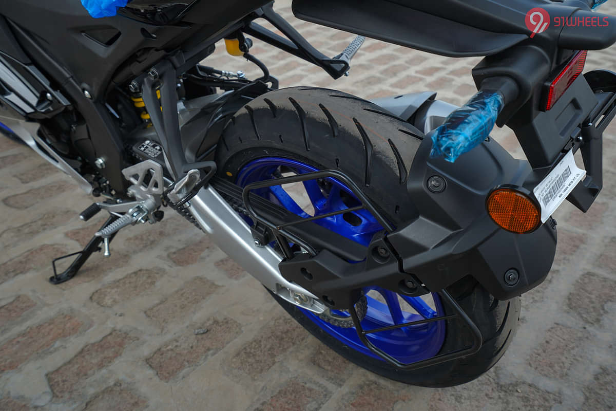 Yamaha R15 V4 Saree Guard