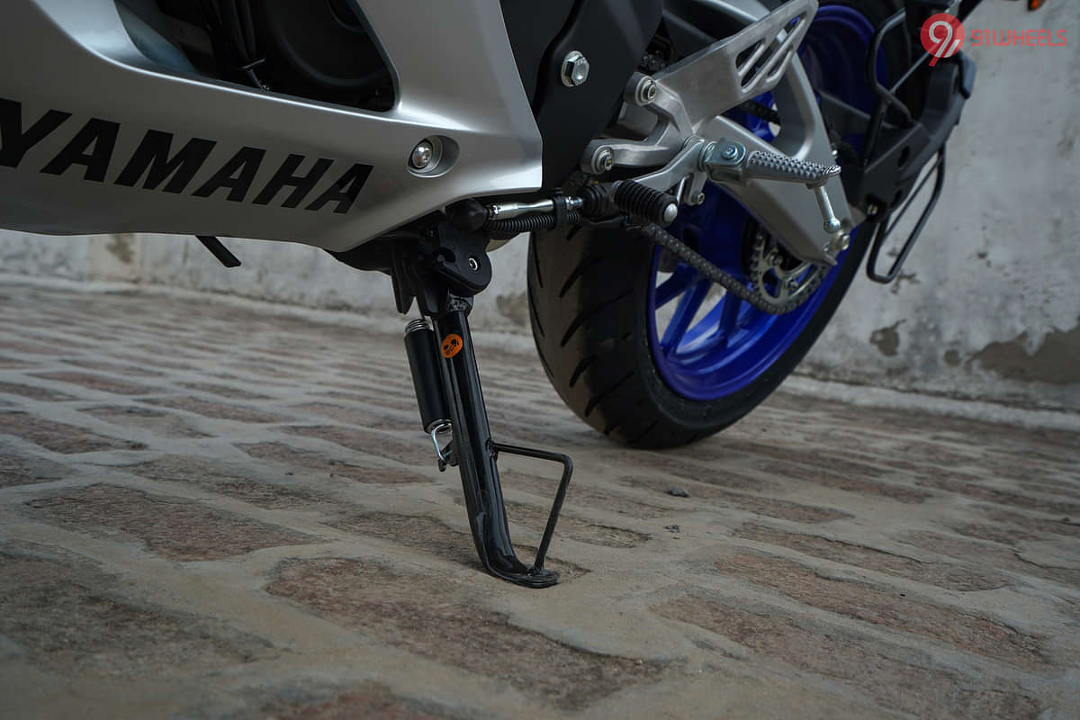 Yamaha R15 V4 Side stand