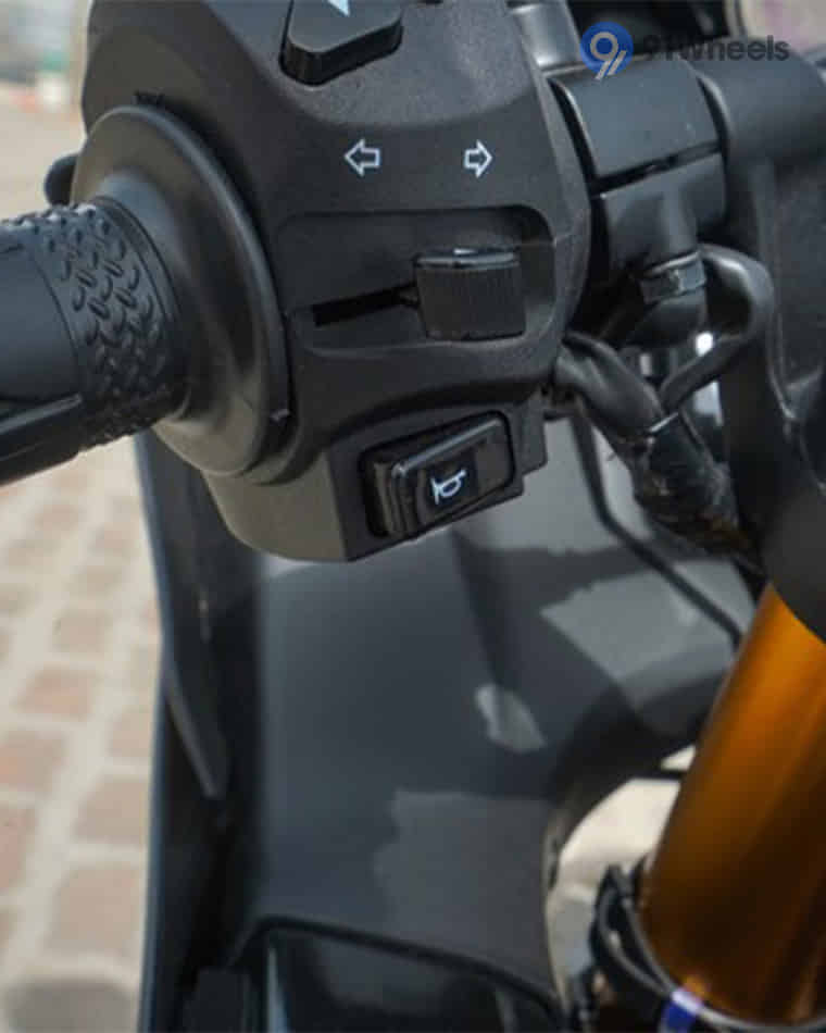 Handlebar & Console Area - 13