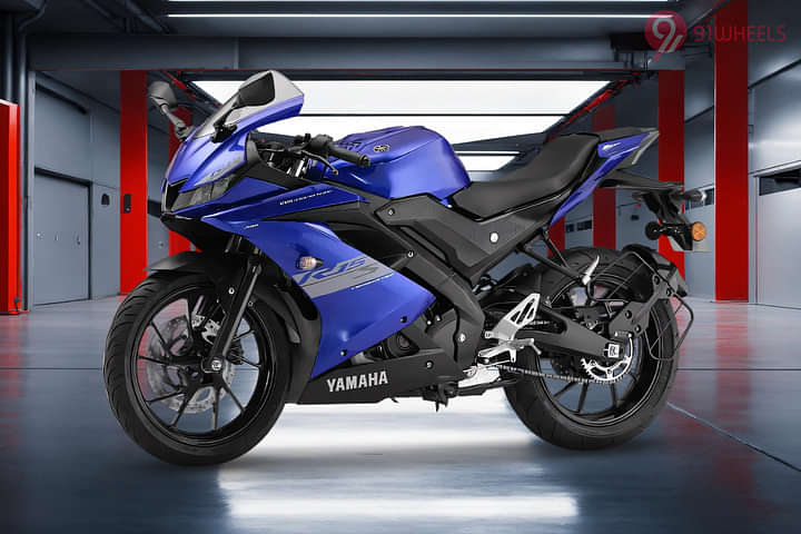 Yamaha R15S Left Front Three Quarter