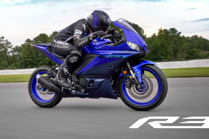 Yamaha R3 Riding Shot