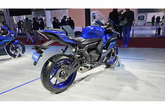 Yamaha YZF R7 Right Rear Three Quarter