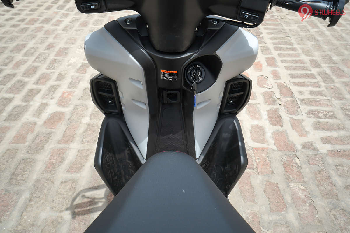 Yamaha RayZR 125 Fi-Hybrid Street Rally Front Inner Cover