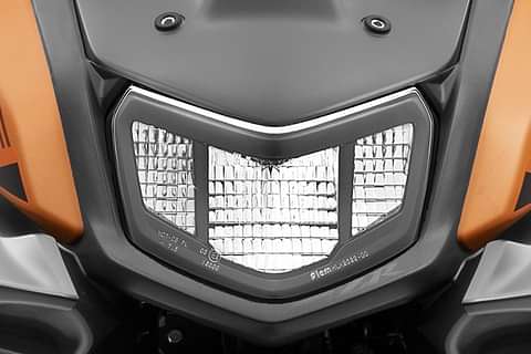 Yamaha RayZR 125 Fi-Hybrid Street Rally Head Light Image