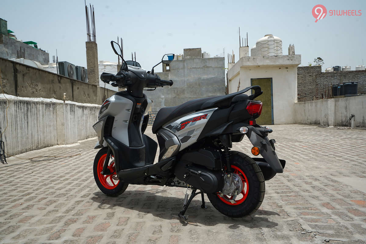 Yamaha RayZR 125 Fi-Hybrid Street Rally Left Rear Three Quarter