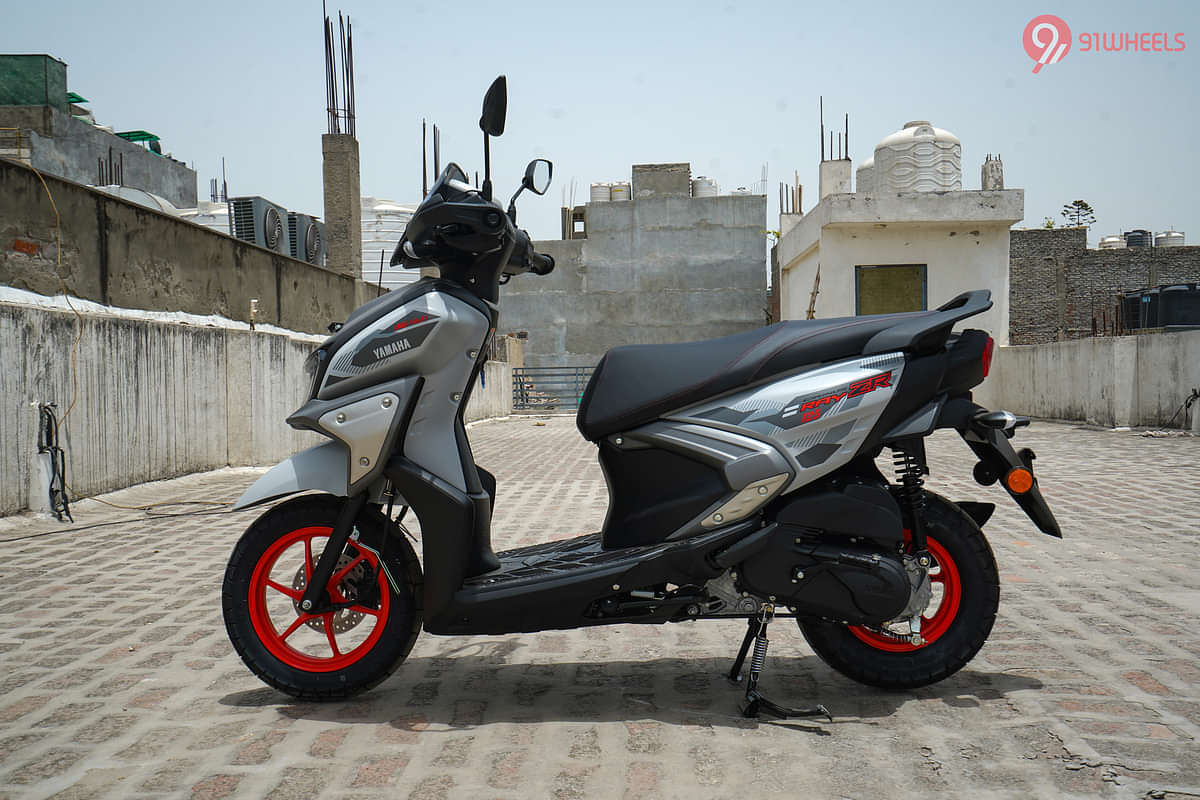 Yamaha RayZR 125 Fi-Hybrid Street Rally Left Side View