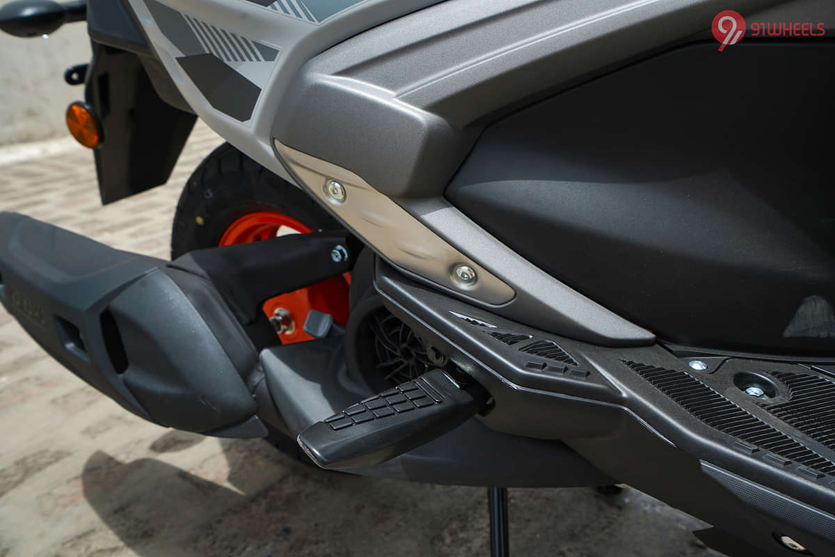 Yamaha RayZR 125 Fi-Hybrid Street Rally Pillion Footrest