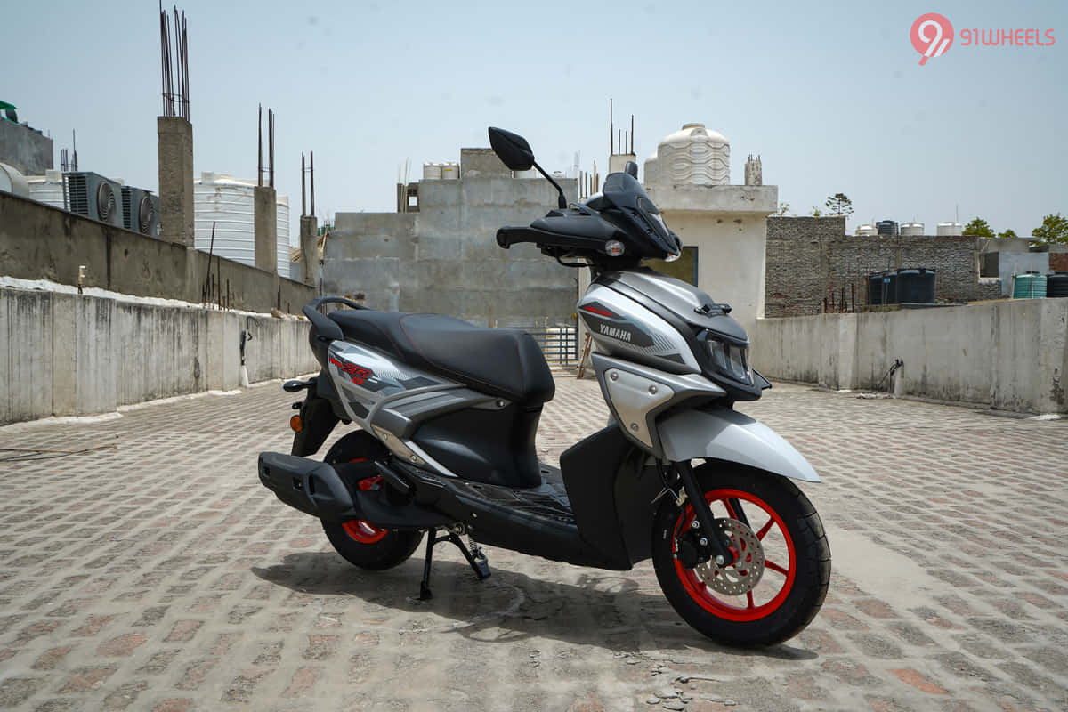 Yamaha RayZR 125 Fi-Hybrid Street Rally Price 2025 | Scooter Images ...