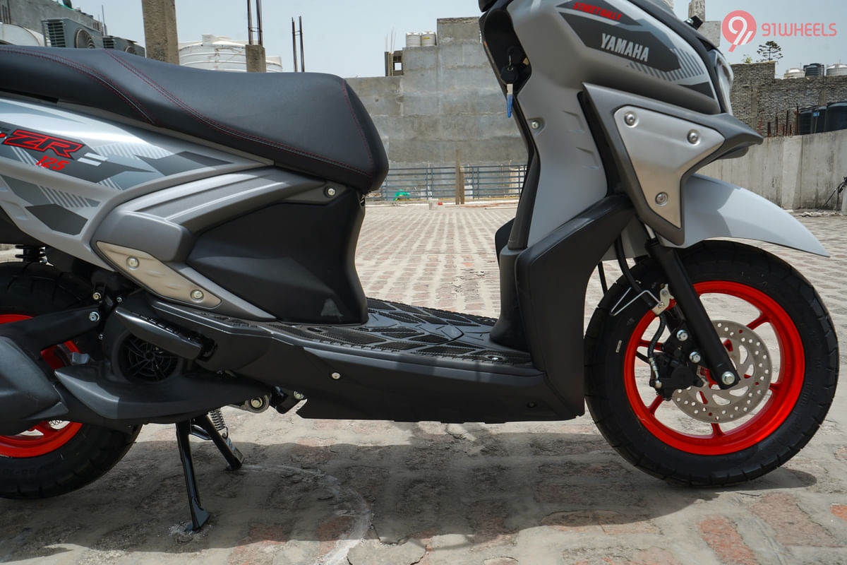 Yamaha RayZR 125 Fi-Hybrid Street Rally Right Side Body Panel