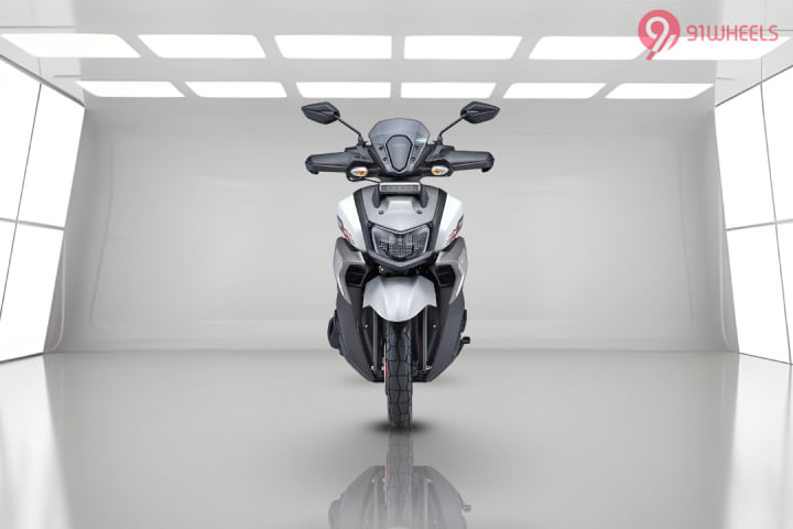 Yamaha RayZR 125 Fi-Hybrid Front View
