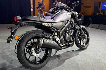 Yamaha XSR155 Right Rear Three Quarter