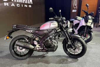 Yamaha XSR155 Right Side View