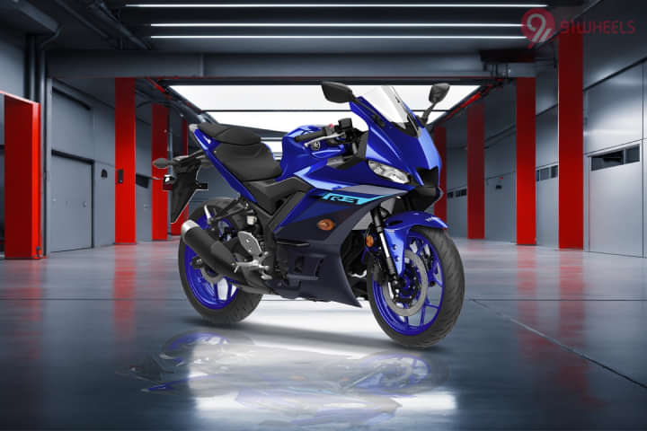 Yamaha R3 Right Front Three Quarter