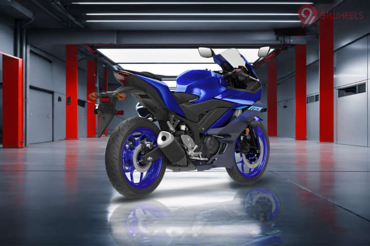 Yamaha R3 Right Rear Three Quarter