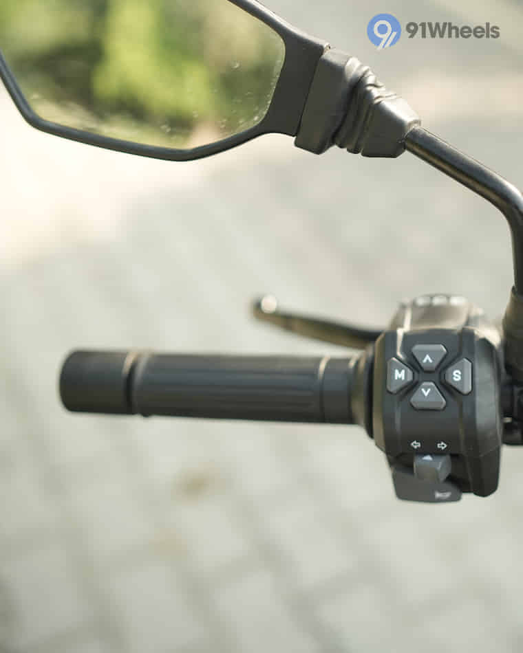 Handlebar & Console Area - 2 Handlebar & Console Area - 2