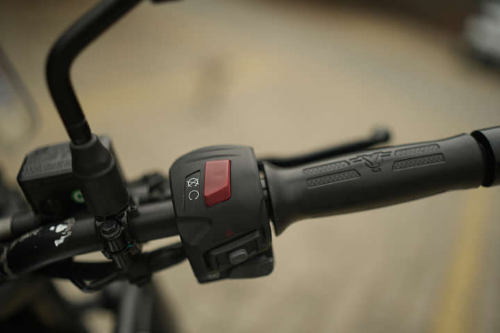 Yezdi Adventure Right Side Handelbar Throttle Grip