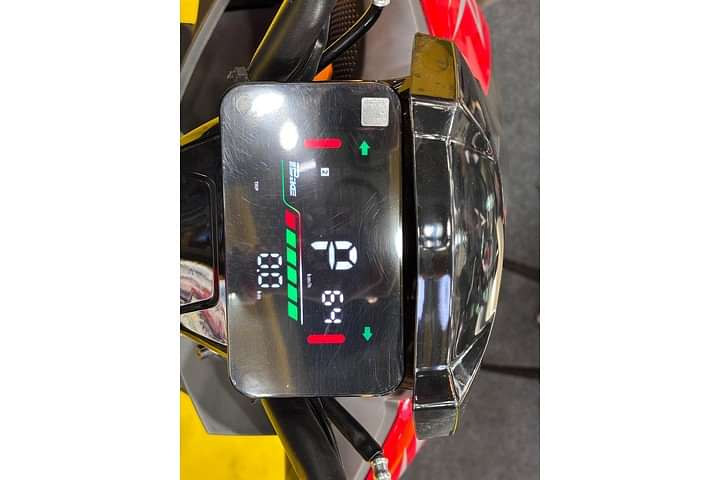 Zelio X-MEN 2.0 Instrument Cluster