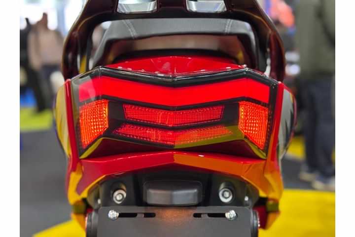 Zelio X-MEN 2.0 Tail Light Zelio X-MEN 2.0 Tail Light