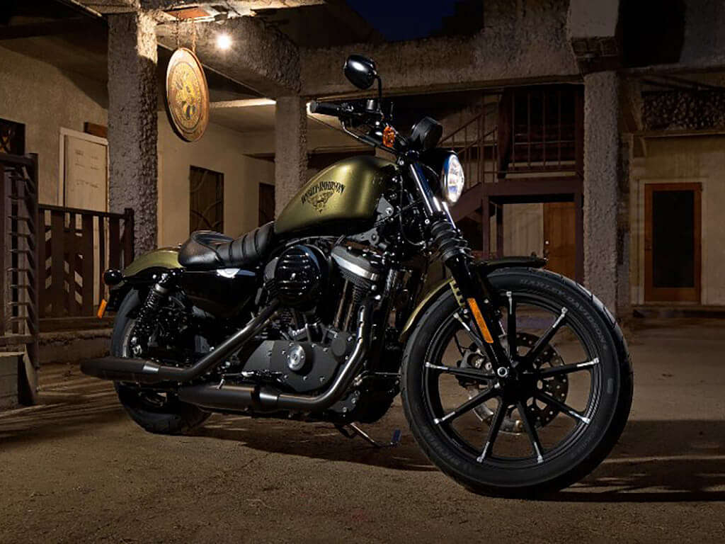 Harley-Davidson Iron 883 Front Side Profile