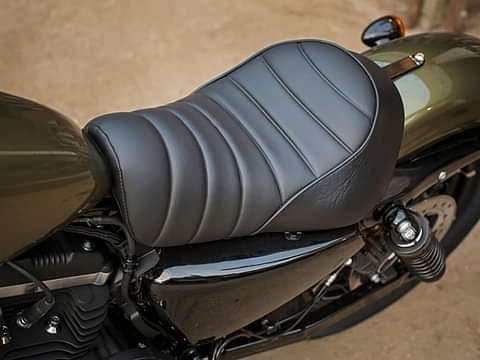 Harley Davidson Iron 883 SuperLow 1200T Disc Seat