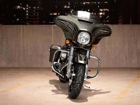 Harley-Davidson Street Glide Special Front View