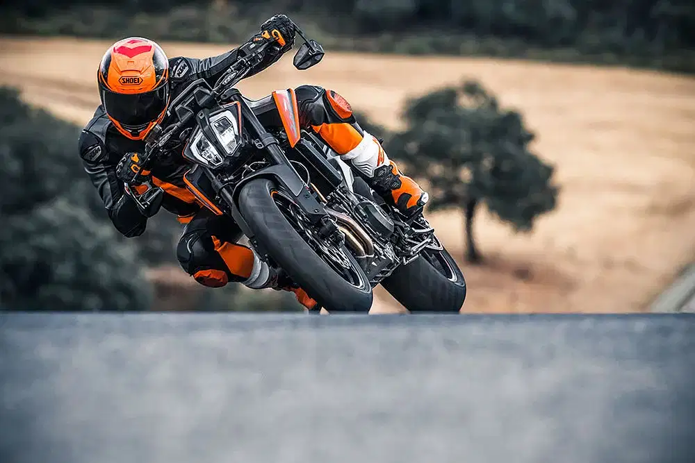 KTM 790 Duke Moving shot