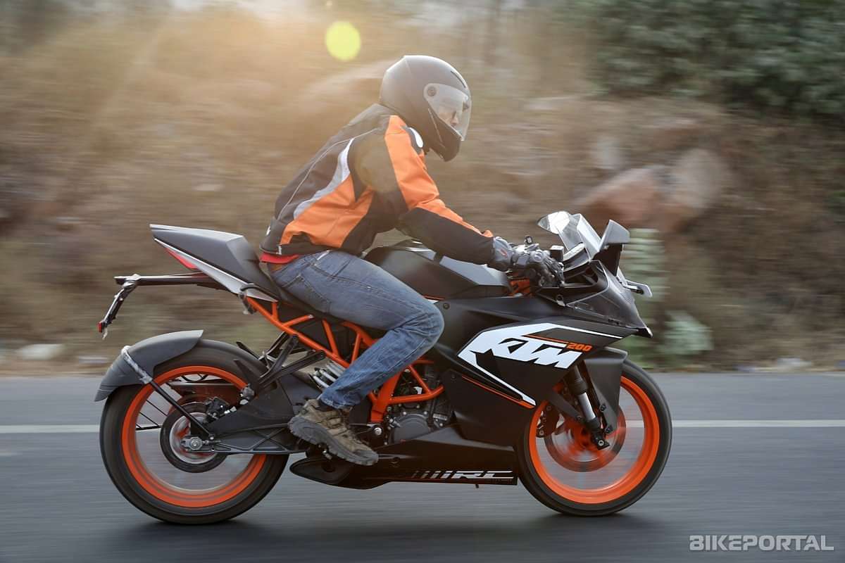 KTM RC 200 2020 Moving shot