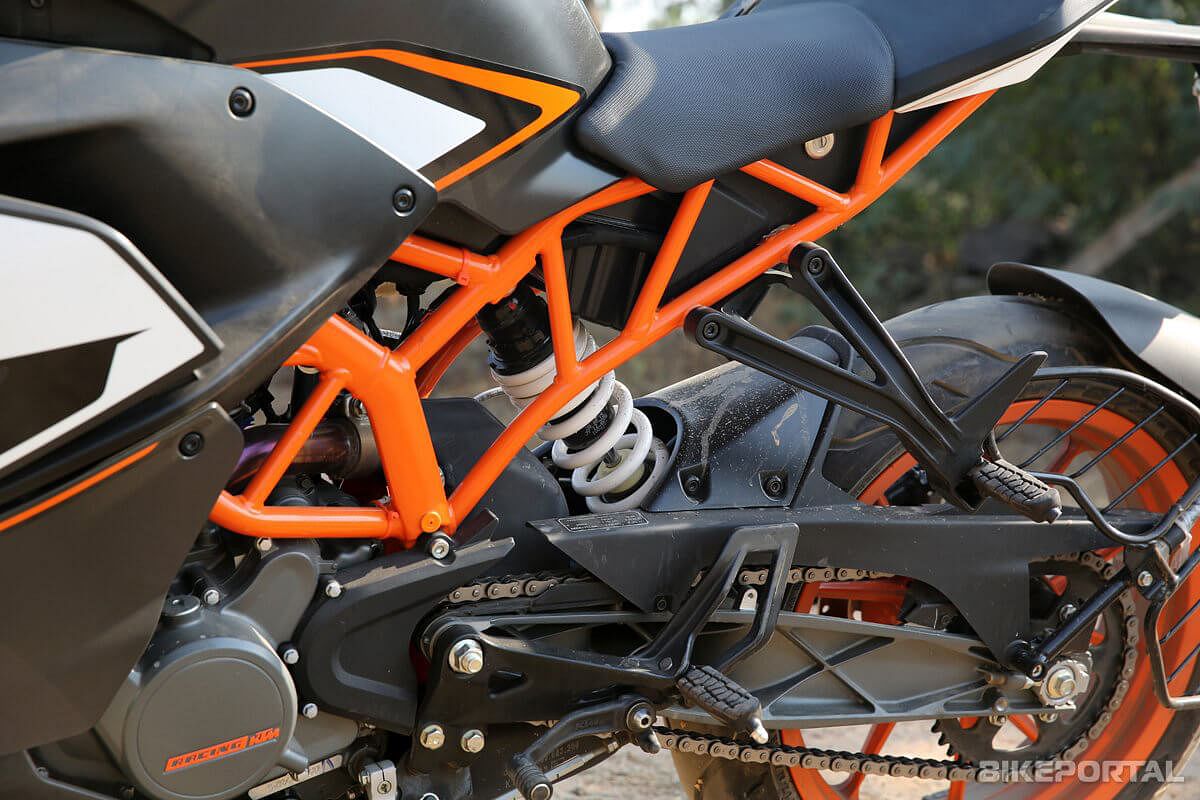 Ktm rc 200 online bs4 on road price