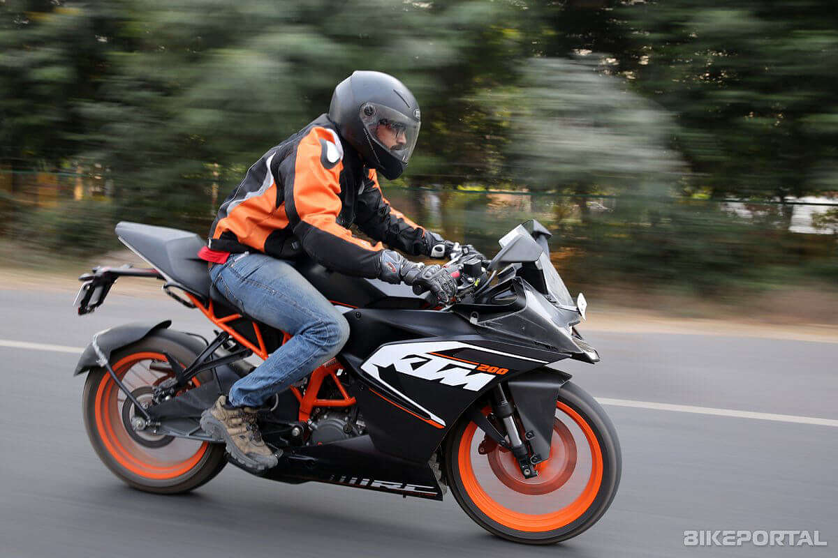 KTM RC 200 2020 Moving shot